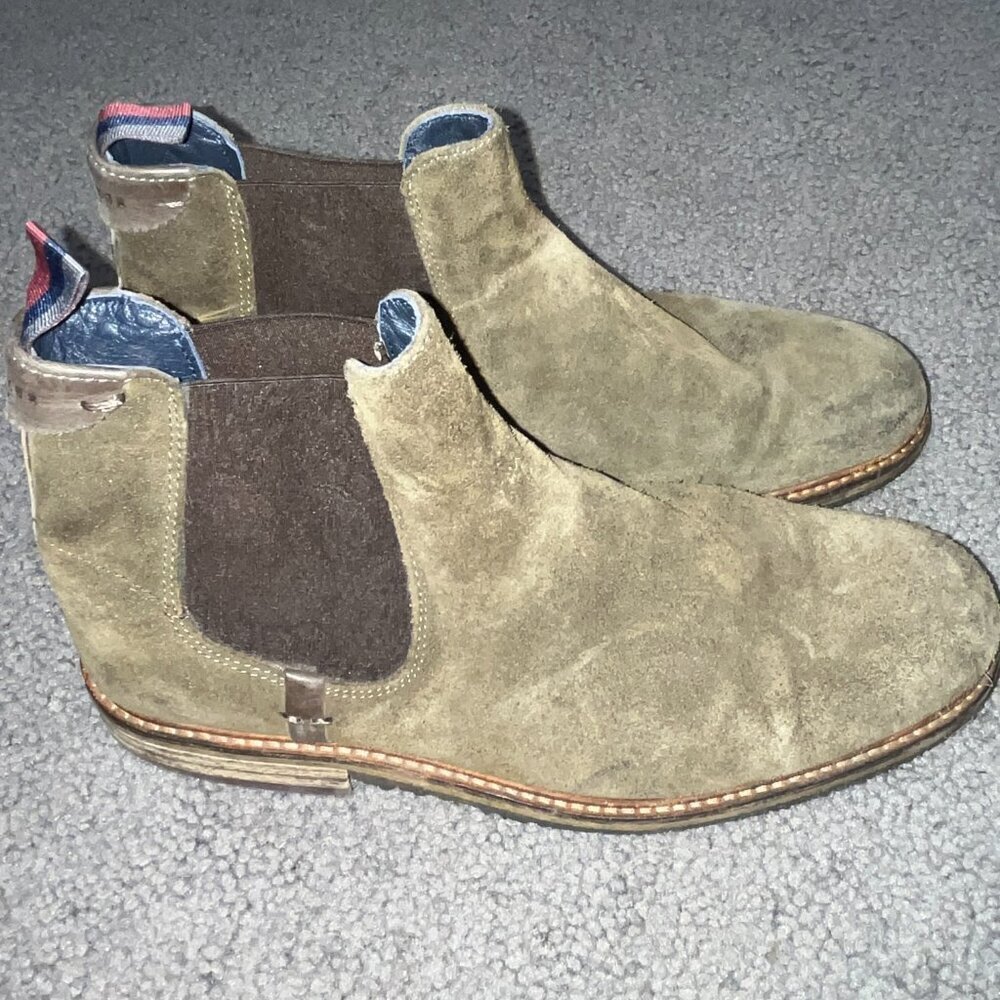 TED BAKER Bronzo Suede CHELSEA BOOTS BOOTIES SHOES Crepe Outsoles -EUC - 10